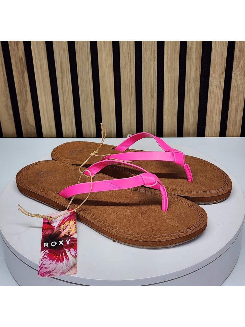 NEW - Roxy Luv Me Knot Women’s Flip Flop Sandals Platform Casual Size 11